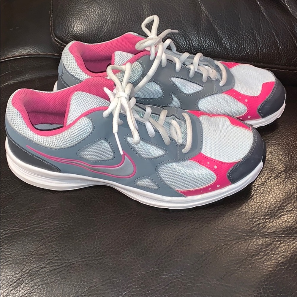 EUC Nike Pink/gray shoes... in great condition - Picture 2 of 8